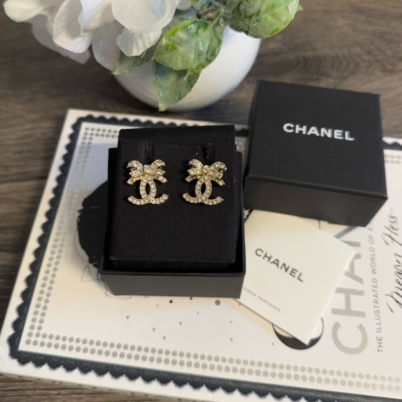 CHANEL Gold Crystal Bow CC Stud Earrings - Picture 9 of 9